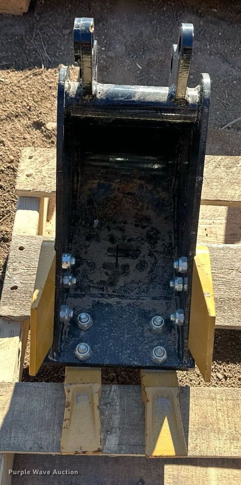 image for item ER8618 Mini excavator attachments