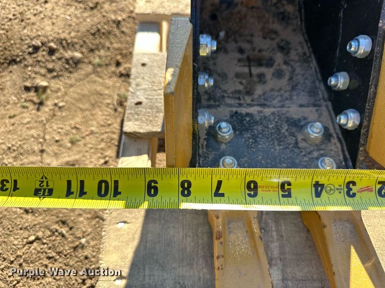 image for item ER8618 Mini excavator attachments