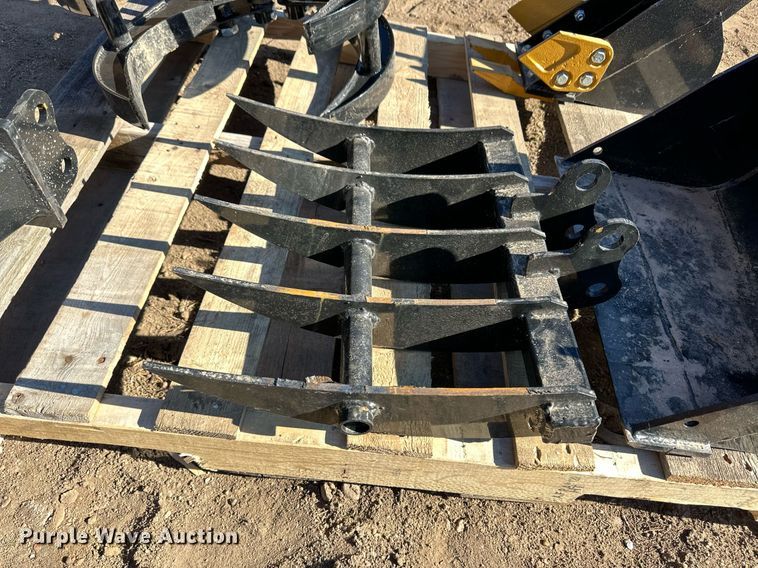 image for item ER8618 Mini excavator attachments