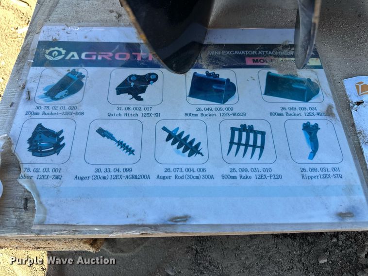image for item ER8618 Mini excavator attachments