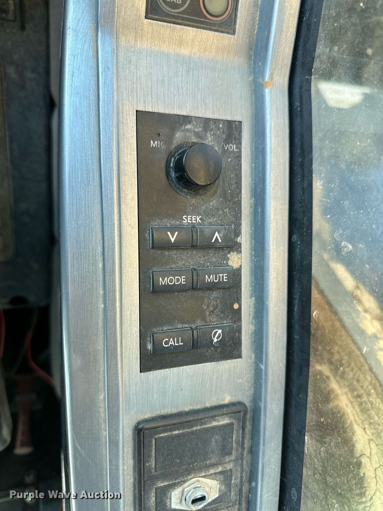 image for item ER8624 2011 Hyundai Robex 290LC-9 excavator