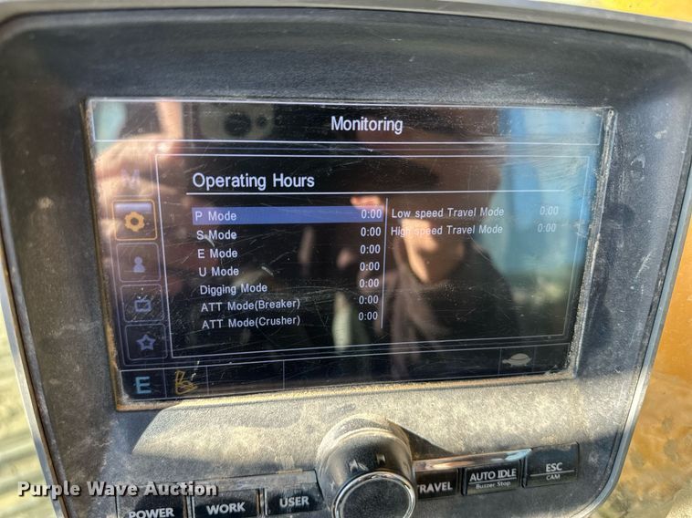 image for item ER8624 2011 Hyundai Robex 290LC-9 excavator