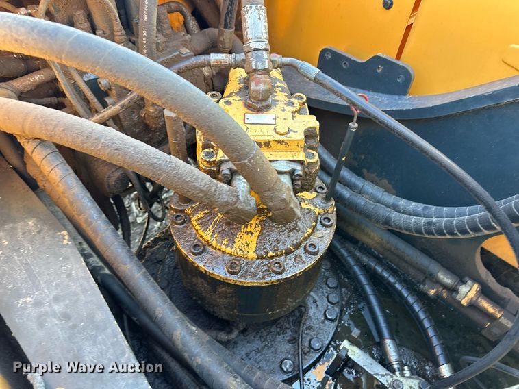 image for item ER8624 2011 Hyundai Robex 290LC-9 excavator