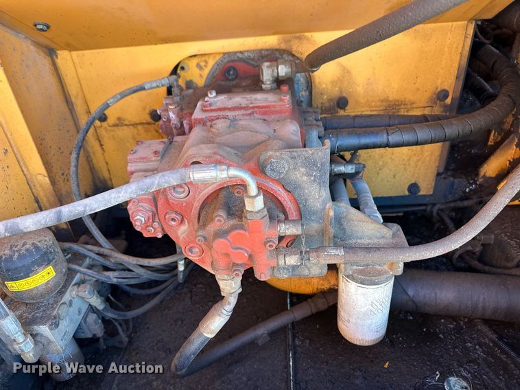 image for item ER8624 2011 Hyundai Robex 290LC-9 excavator