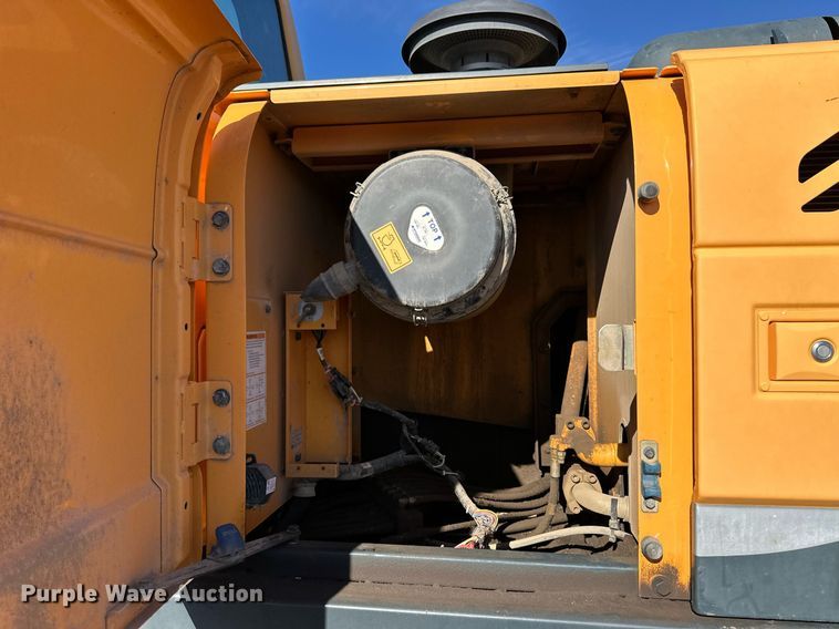 image for item ER8624 2011 Hyundai Robex 290LC-9 excavator