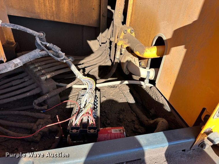 image for item ER8624 2011 Hyundai Robex 290LC-9 excavator