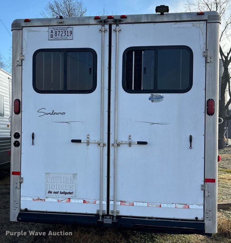 image for item OK9479 2007 Sundowner Sunlite 727 horse trailer