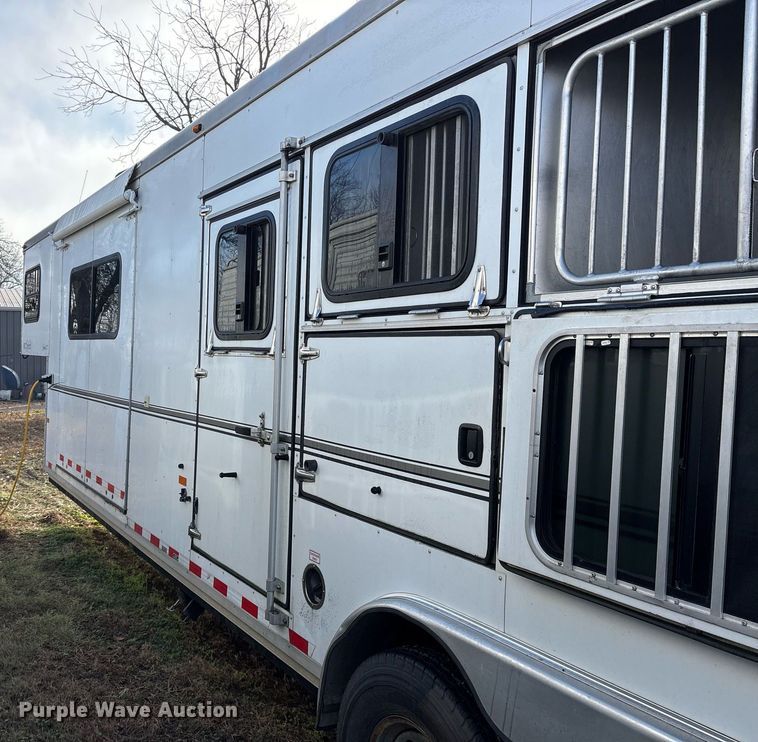 image for item OK9479 2007 Sundowner Sunlite 727 horse trailer