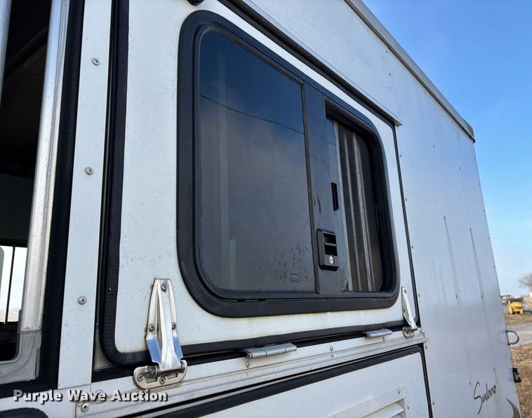 image for item OK9479 2007 Sundowner Sunlite 727 horse trailer