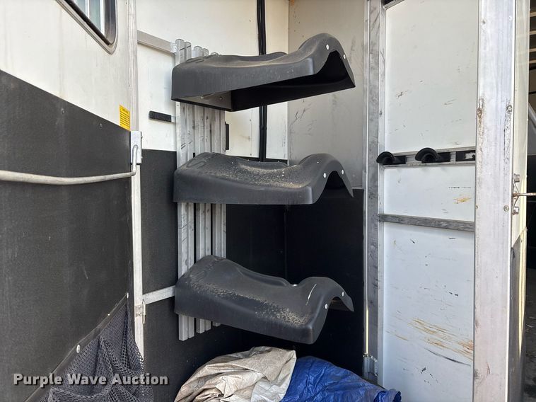 image for item OK9479 2007 Sundowner Sunlite 727 horse trailer