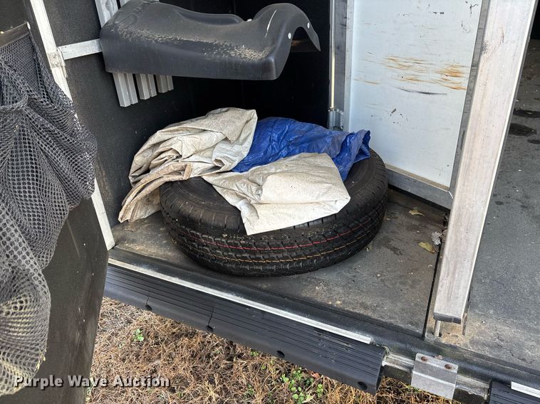 image for item OK9479 2007 Sundowner Sunlite 727 horse trailer