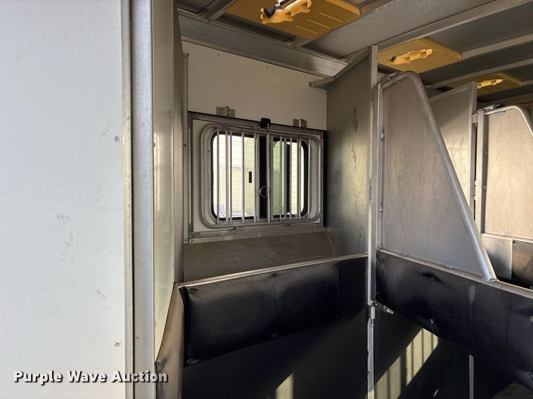 image for item OK9479 2007 Sundowner Sunlite 727 horse trailer