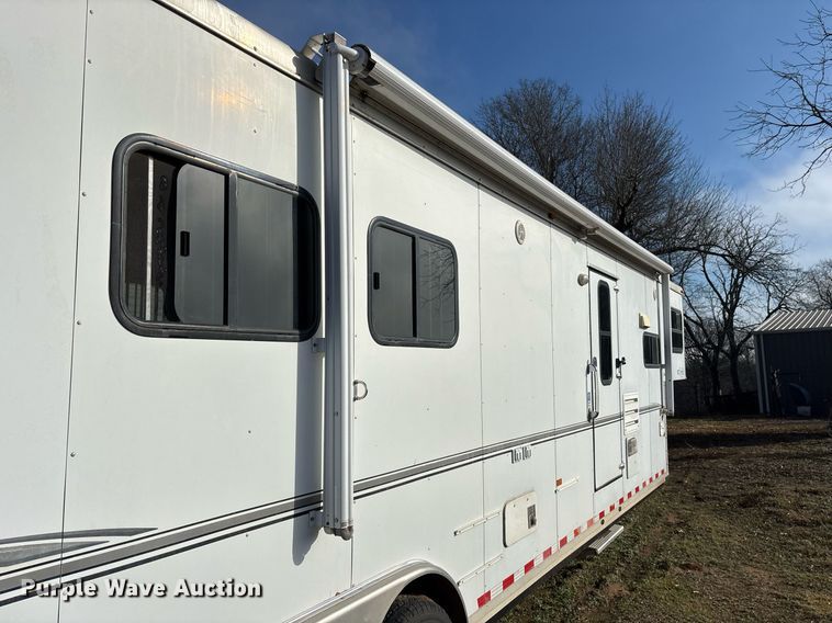 image for item OK9479 2007 Sundowner Sunlite 727 horse trailer