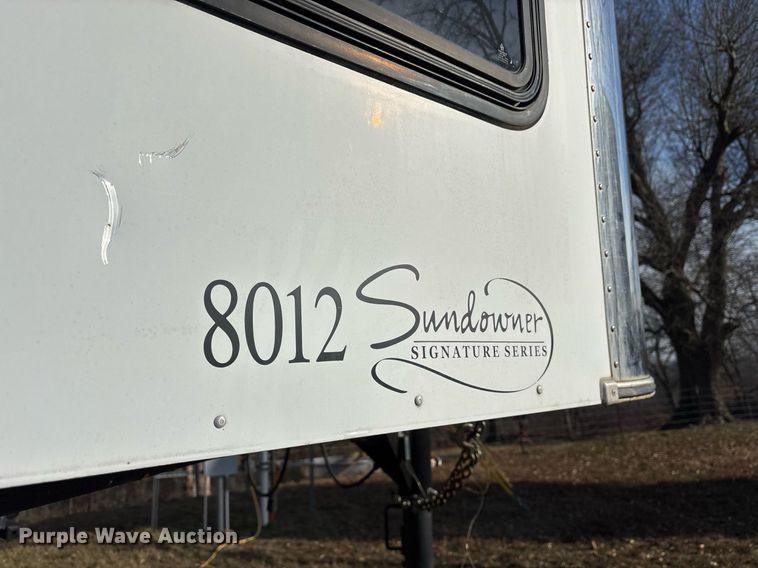 image for item OK9479 2007 Sundowner Sunlite 727 horse trailer