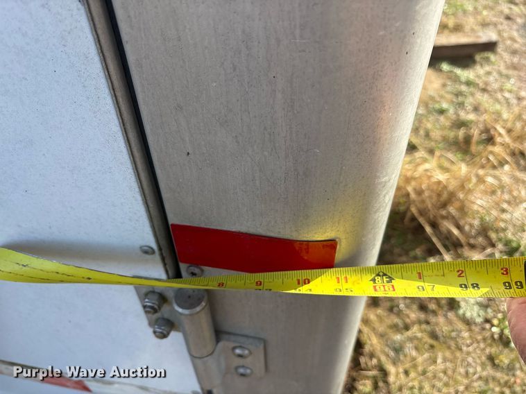 image for item OK9479 2007 Sundowner Sunlite 727 horse trailer