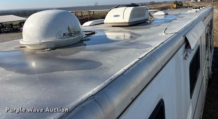 image for item OK9479 2007 Sundowner Sunlite 727 horse trailer