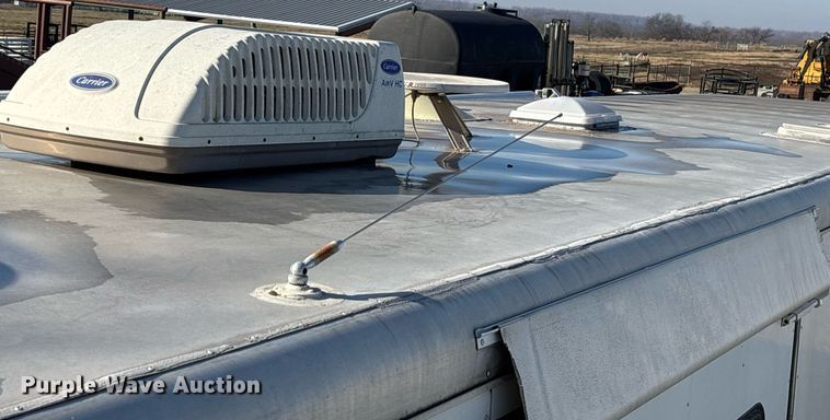 image for item OK9479 2007 Sundowner Sunlite 727 horse trailer