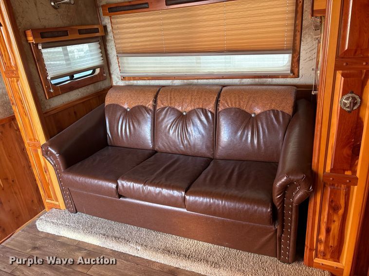 image for item OK9479 2007 Sundowner Sunlite 727 horse trailer
