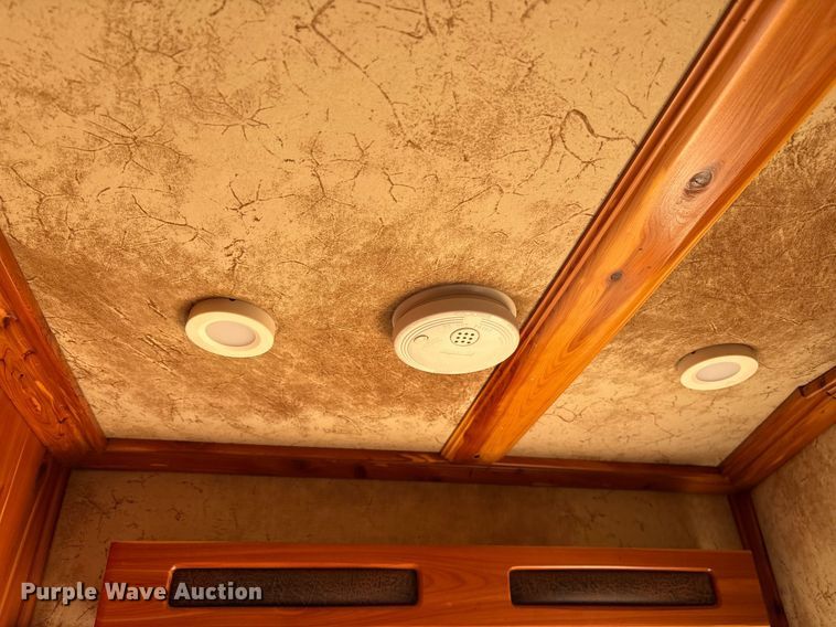 image for item OK9479 2007 Sundowner Sunlite 727 horse trailer