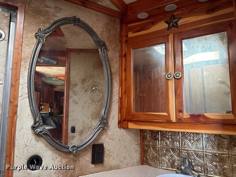 image for item OK9479 2007 Sundowner Sunlite 727 horse trailer