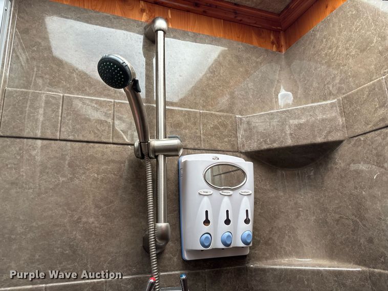 image for item OK9479 2007 Sundowner Sunlite 727 horse trailer