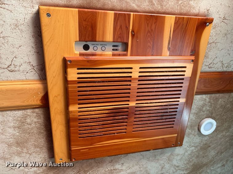 image for item OK9479 2007 Sundowner Sunlite 727 horse trailer