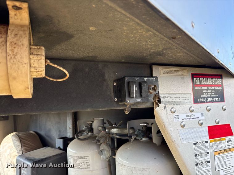 image for item OK9479 2007 Sundowner Sunlite 727 horse trailer