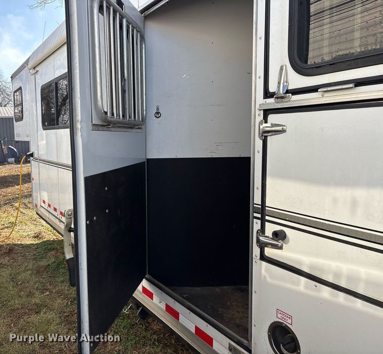 image for item OK9479 2007 Sundowner Sunlite 727 horse trailer