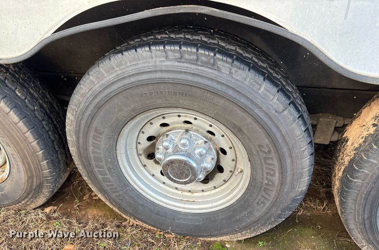 image for item OK9479 2007 Sundowner Sunlite 727 horse trailer