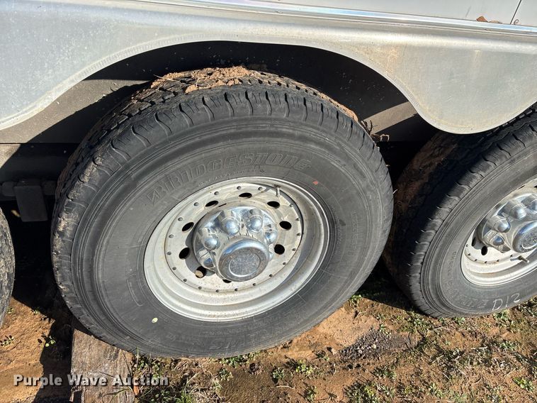 image for item OK9479 2007 Sundowner Sunlite 727 horse trailer