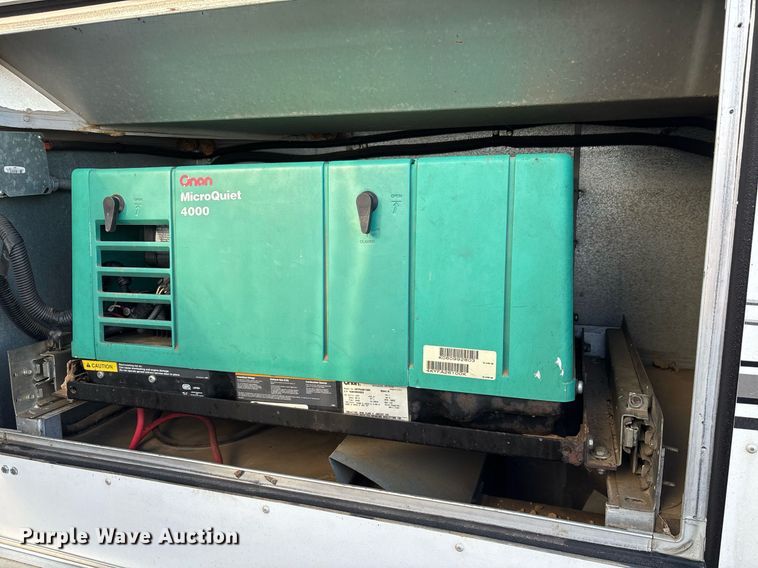 image for item OK9479 2007 Sundowner Sunlite 727 horse trailer