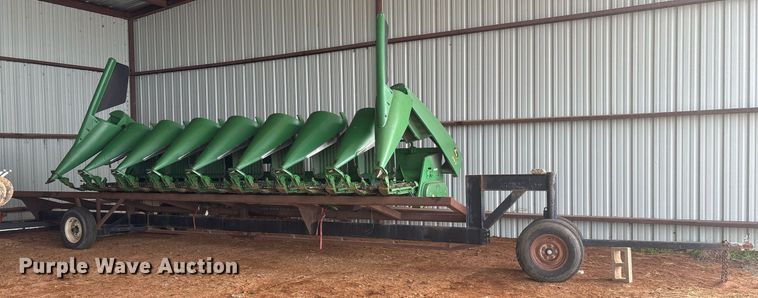 image for item OK9481 2005 John Deere 893 corn head