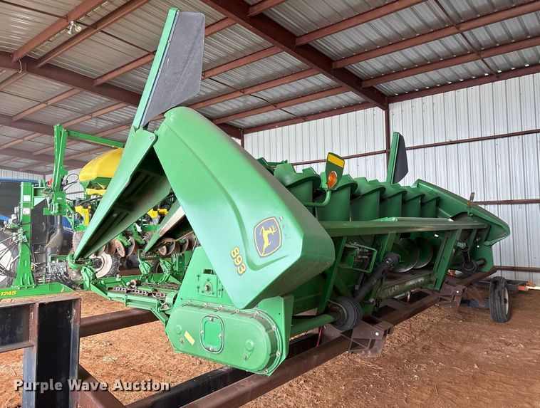 image for item OK9481 2005 John Deere 893 corn head