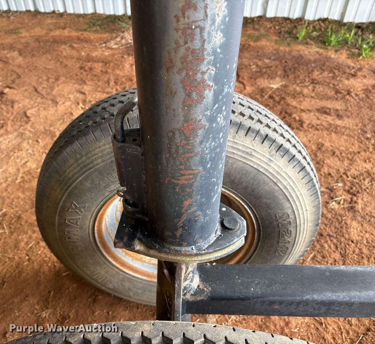 image for item OK9481 2005 John Deere 893 corn head