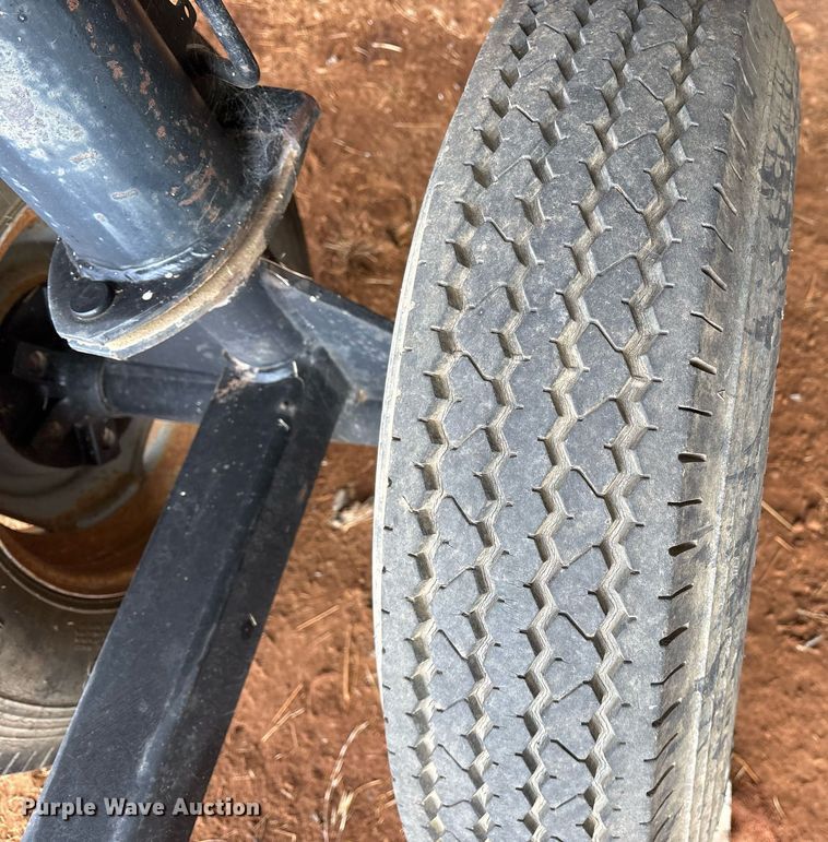 image for item OK9481 2005 John Deere 893 corn head