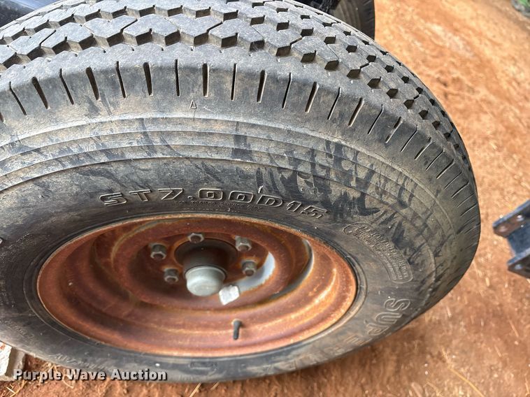 image for item OK9481 2005 John Deere 893 corn head