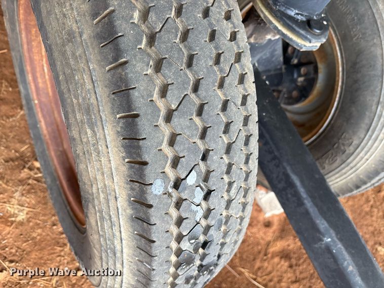 image for item OK9481 2005 John Deere 893 corn head