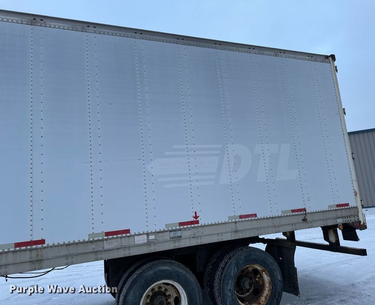 image for item DN0939 2002 Stoughton  AVW-535T-S-C-AR dry van trailer
