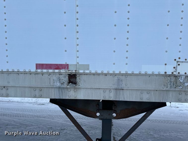 image for item DN0939 2002 Stoughton  AVW-535T-S-C-AR dry van trailer