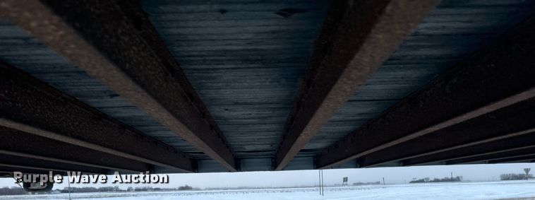 image for item DN0939 2002 Stoughton  AVW-535T-S-C-AR dry van trailer