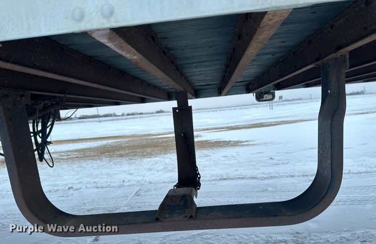 image for item DN0939 2002 Stoughton  AVW-535T-S-C-AR dry van trailer