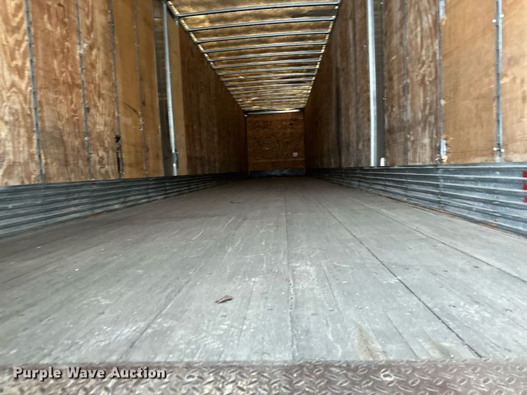 image for item DN0939 2002 Stoughton  AVW-535T-S-C-AR dry van trailer