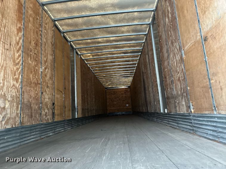 image for item DN0939 2002 Stoughton  AVW-535T-S-C-AR dry van trailer