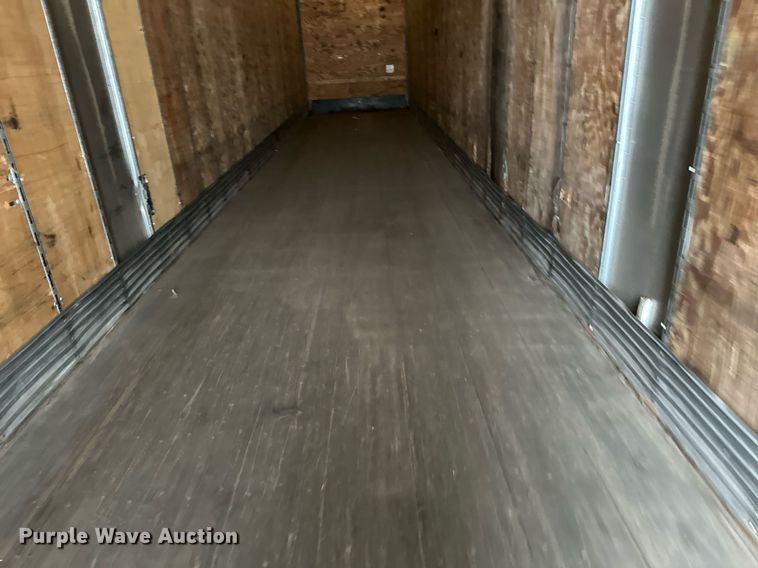 image for item DN0939 2002 Stoughton  AVW-535T-S-C-AR dry van trailer