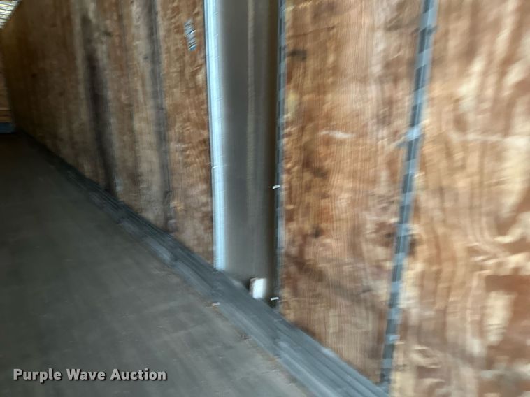 image for item DN0939 2002 Stoughton  AVW-535T-S-C-AR dry van trailer