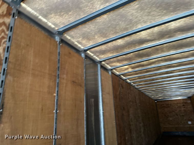 image for item DN0939 2002 Stoughton  AVW-535T-S-C-AR dry van trailer