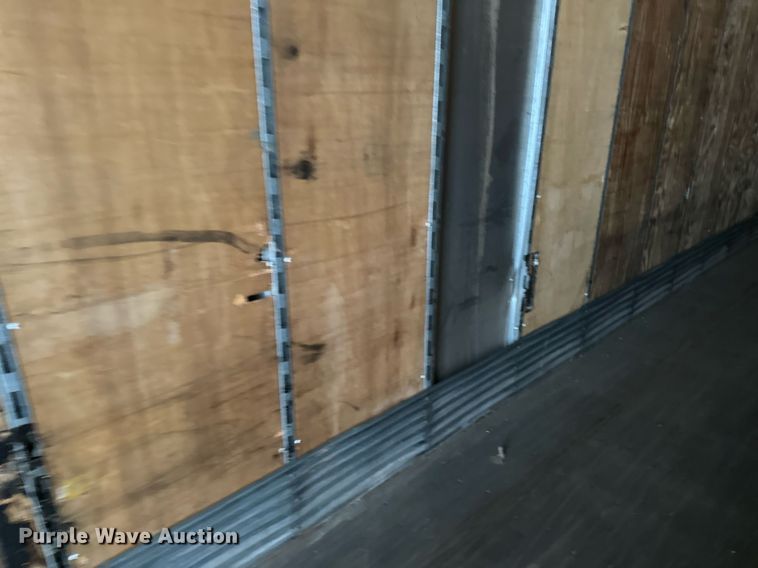 image for item DN0939 2002 Stoughton  AVW-535T-S-C-AR dry van trailer