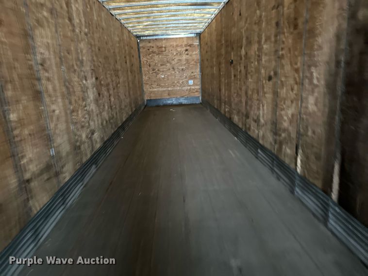 image for item DN0939 2002 Stoughton  AVW-535T-S-C-AR dry van trailer