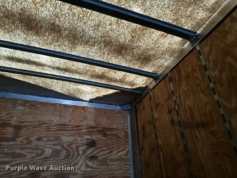 image for item DN0939 2002 Stoughton  AVW-535T-S-C-AR dry van trailer