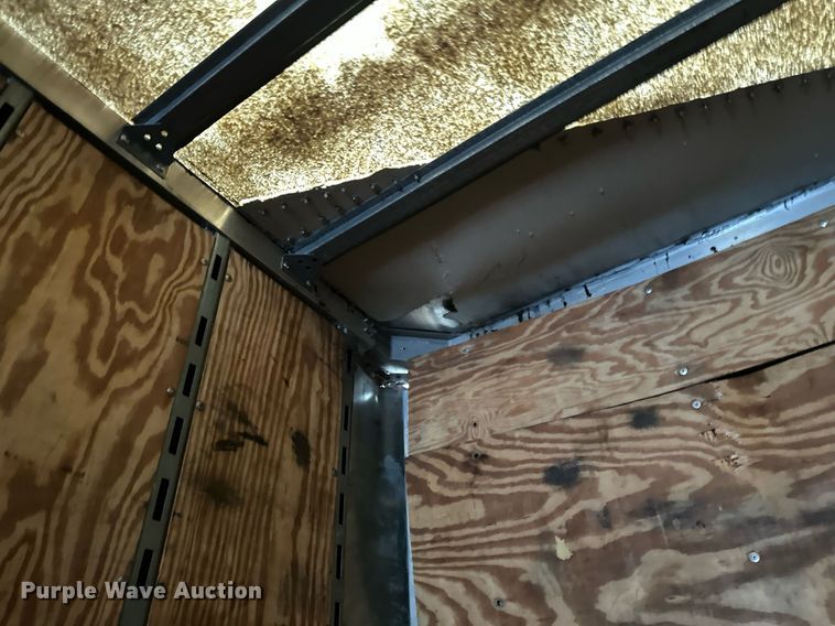 image for item DN0939 2002 Stoughton  AVW-535T-S-C-AR dry van trailer